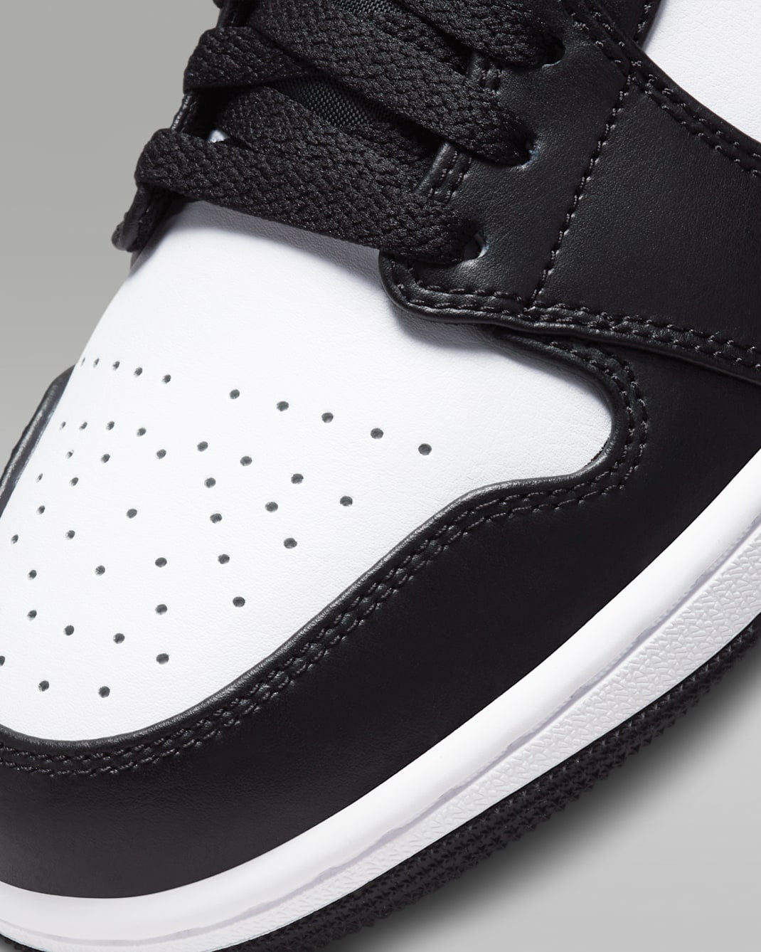 Air Jordan 1 Low Black/White 553558-040