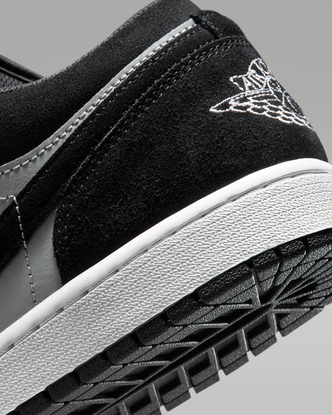 Air Jordan 1 Low  White/Black/Lt Smoke Gray 553558-048