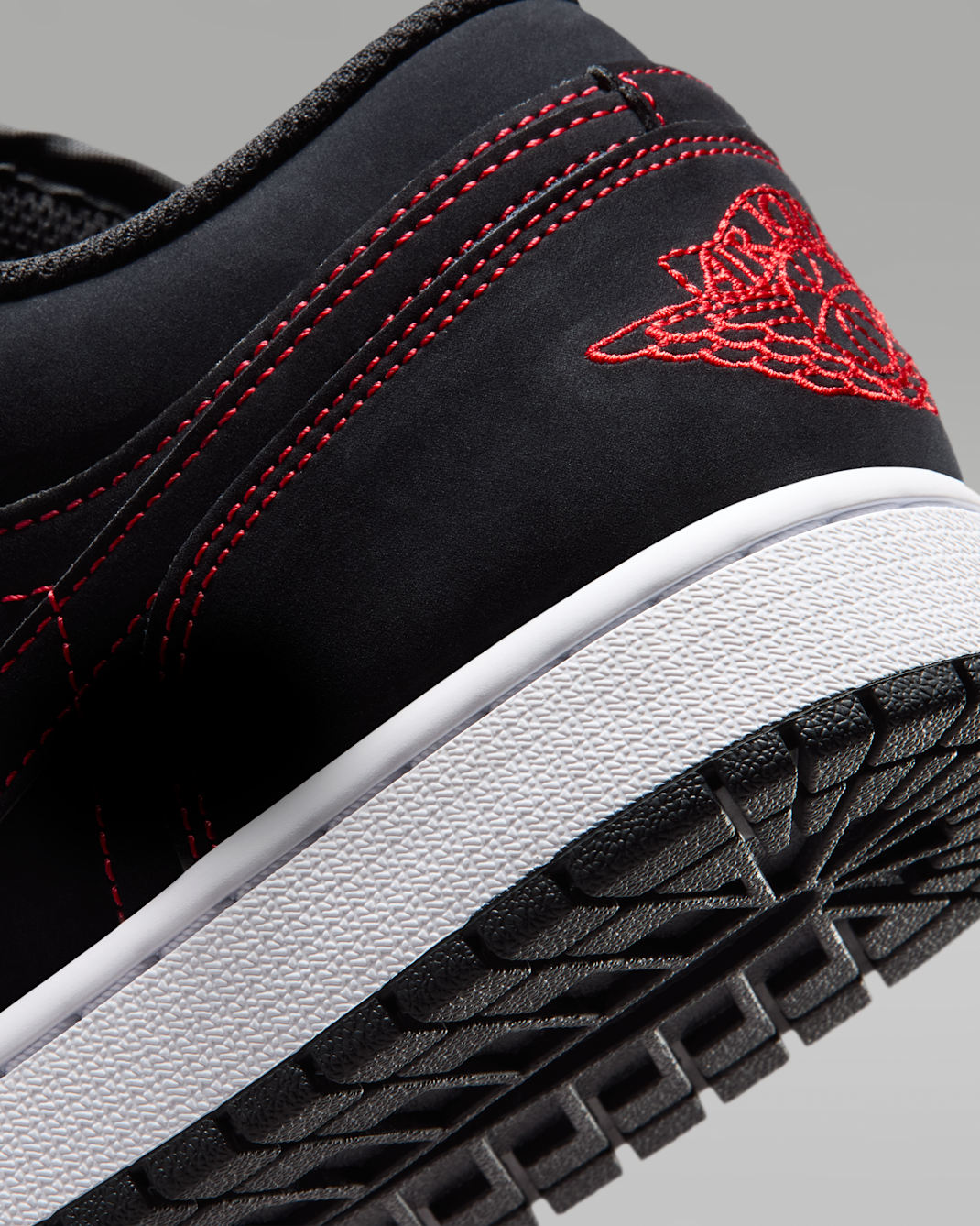 Air Jordan 1 Low 'Bloodline' 553558-076