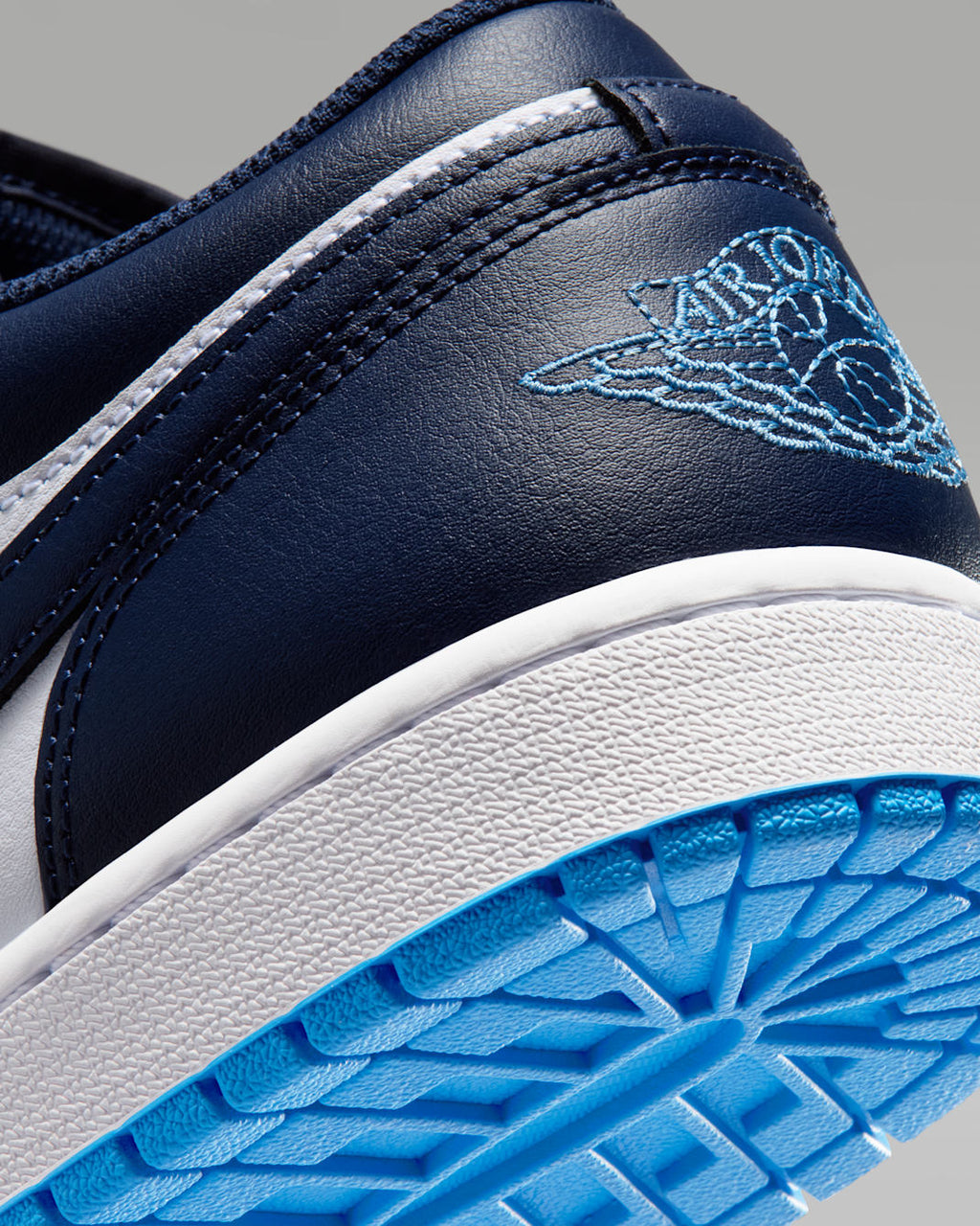 Air Jordan 1 Low Midnight Navy/White 553558-404