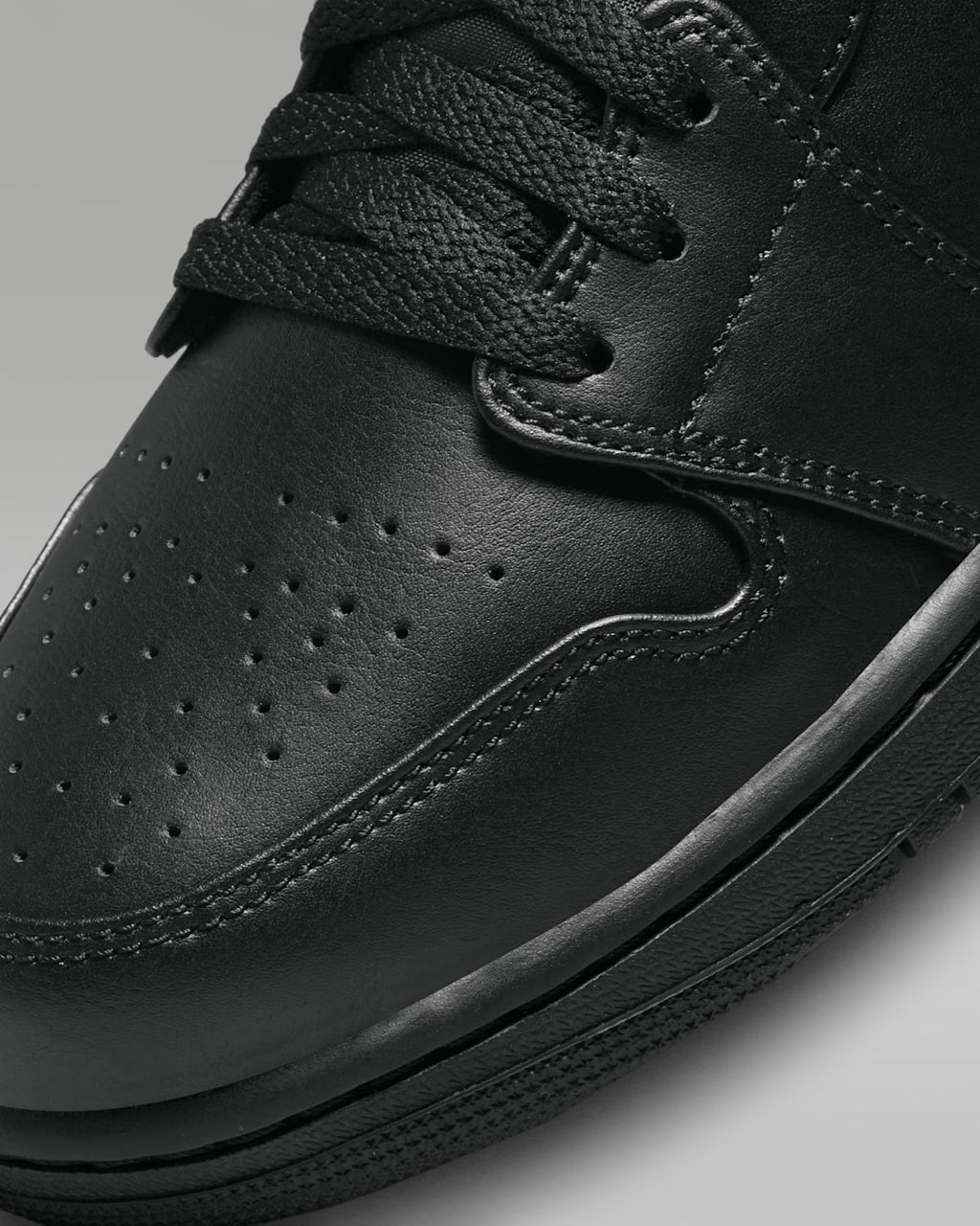 Air Jordan 1 Mid Black 554724-093