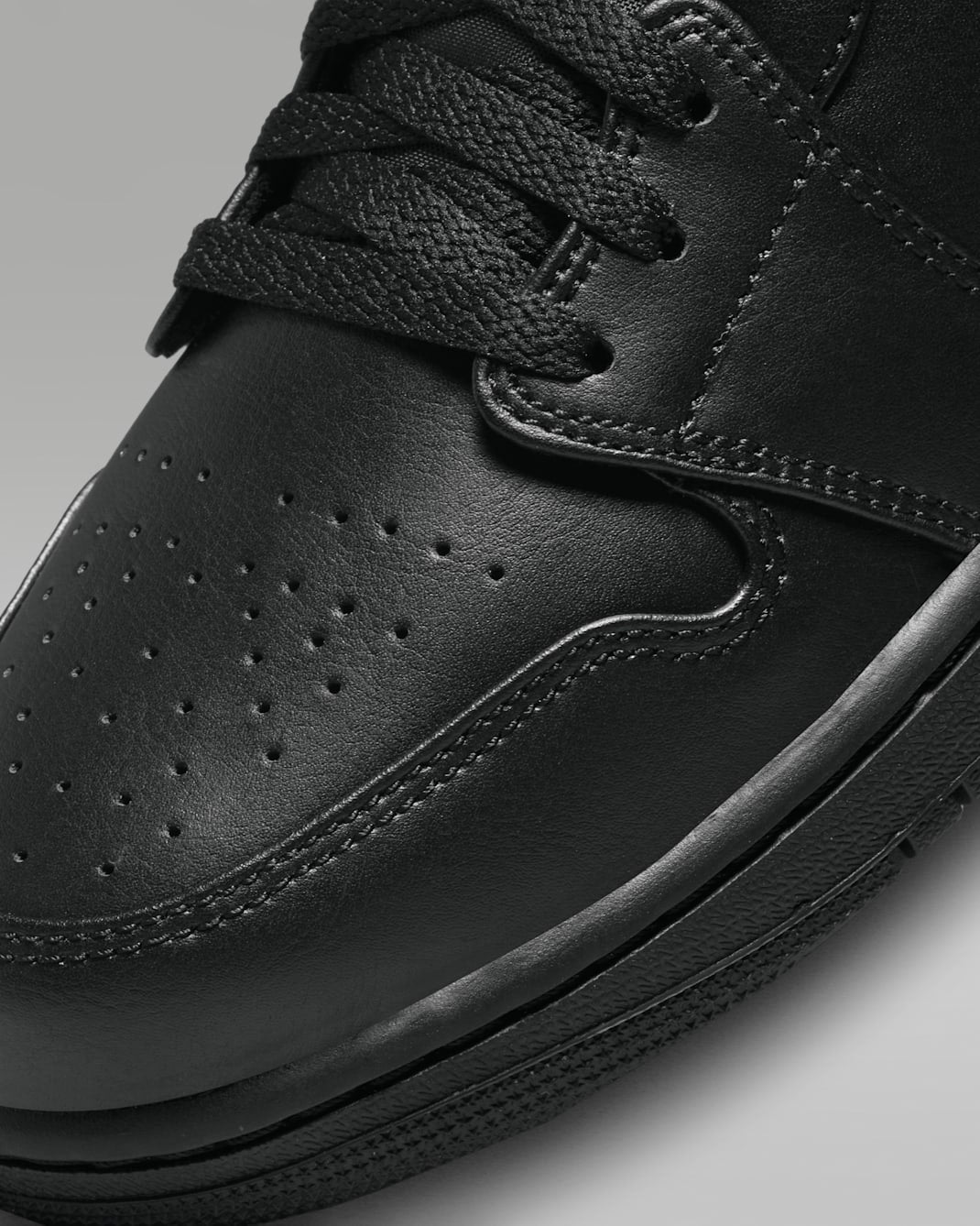 Air Jordan 1 Mid Black 554724-093