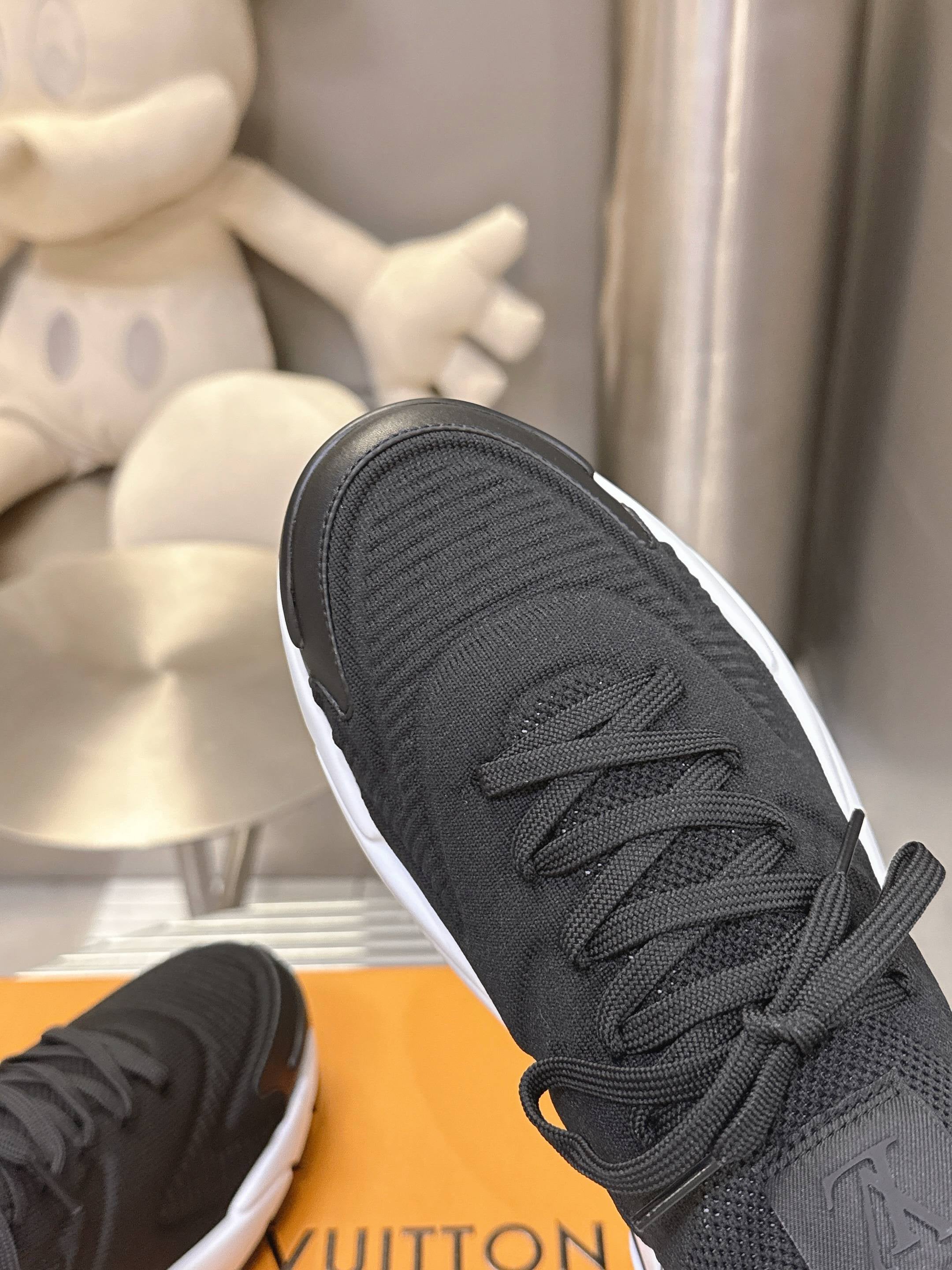 LV Tatic Knit Sneaker