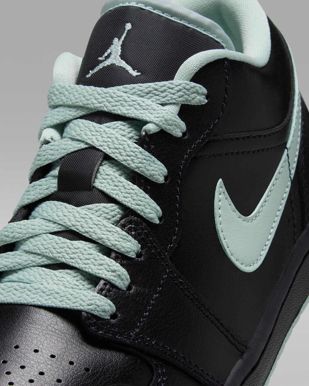 Air Jordan 1 Low 'Black Pistachio Frost' DC0774-008