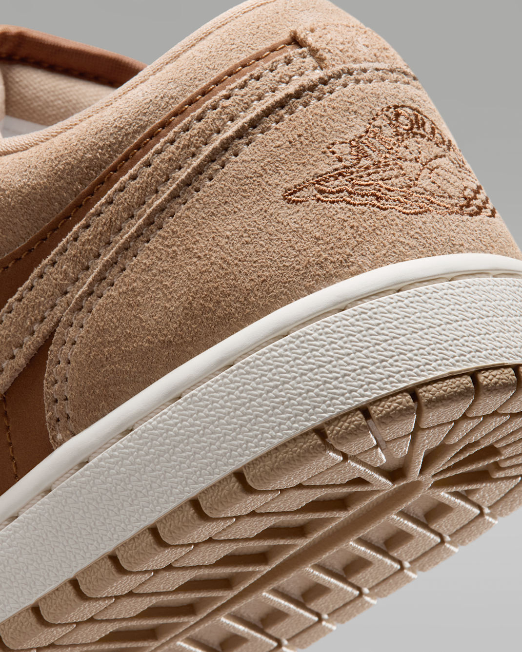 Air Jordan 1 Low Legend Medium Brown DC0774-205