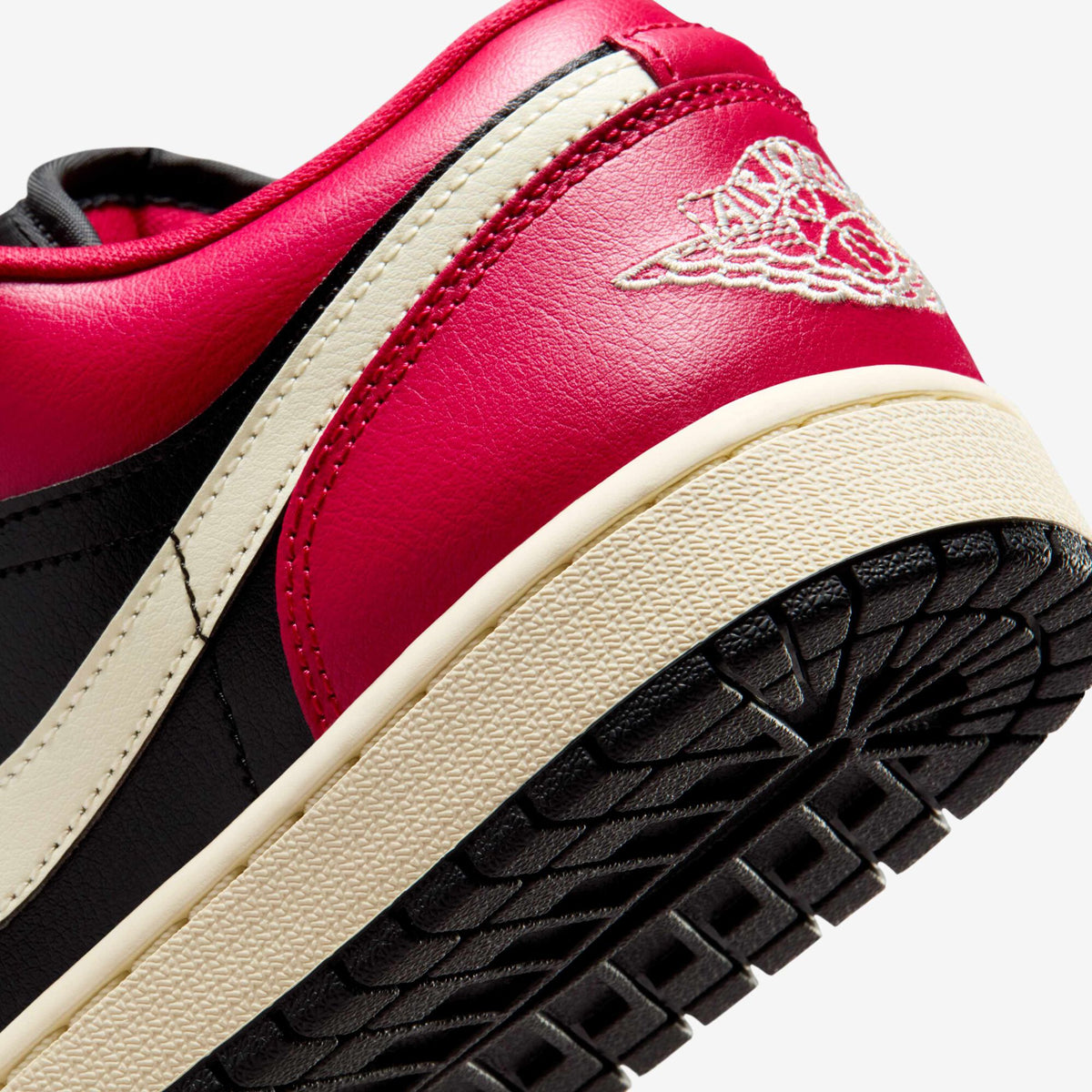 Air Jordan 1 Low Mystic Hibiscus/Black DC0774-605