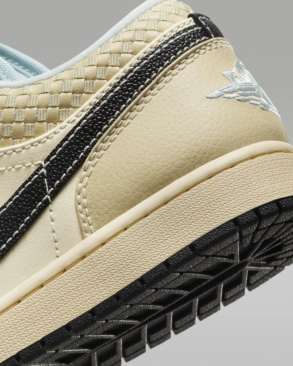 Air Jordan 1 Low SE 'Coconut Milk Black Muslin' HQ3437-101