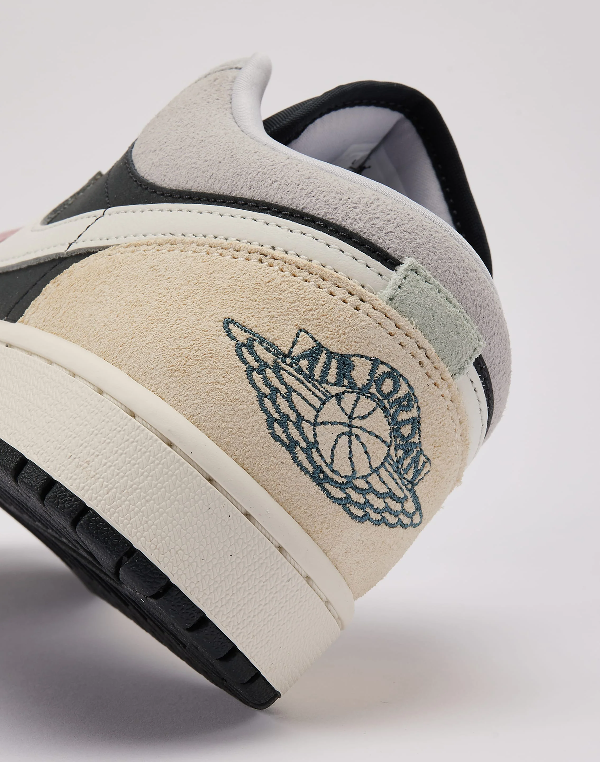 Air Jordan 1 Low 'Anthracite Muslin' IB7109-004