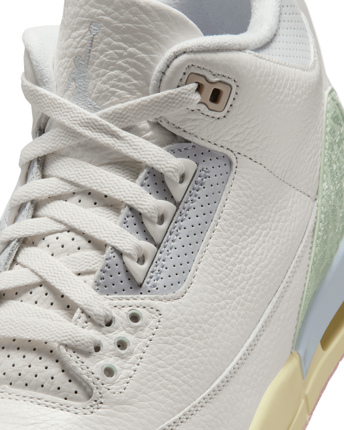 Air Jordan 3 Retro 'Sail and Jade Aura' IF4396-100