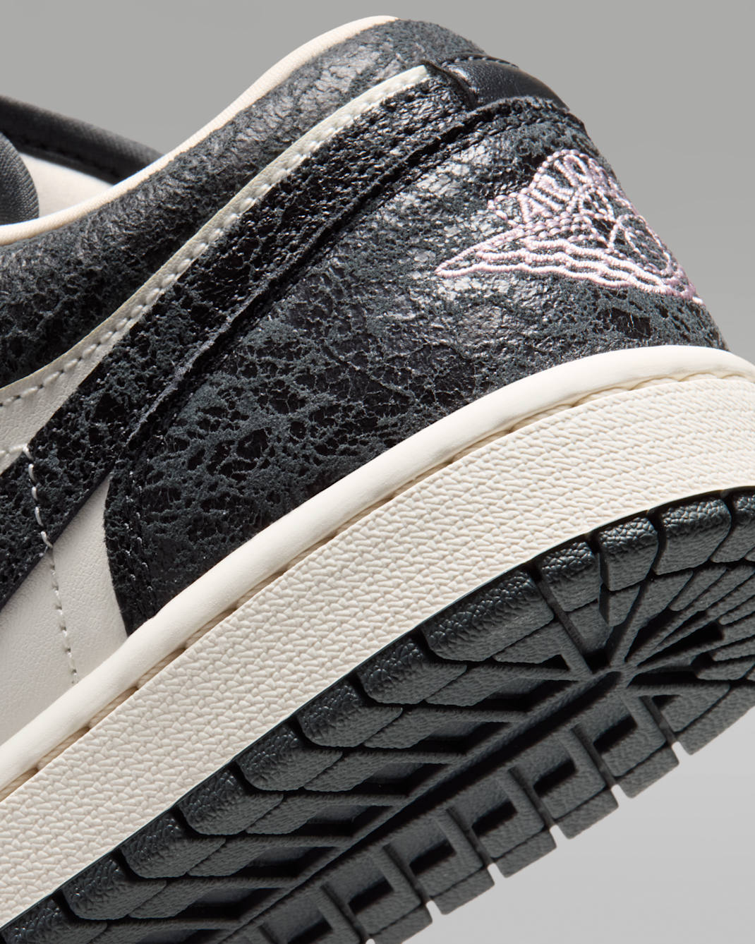 Air Jordan 1 Low SE Coconut Iced II0595-001