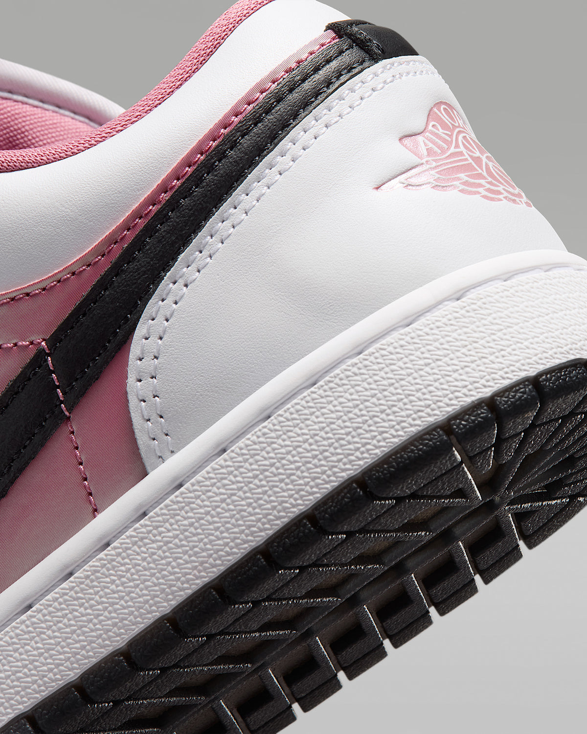 Air Jordan 1 Low SE 'White Black Desert Berry' IO0668-100