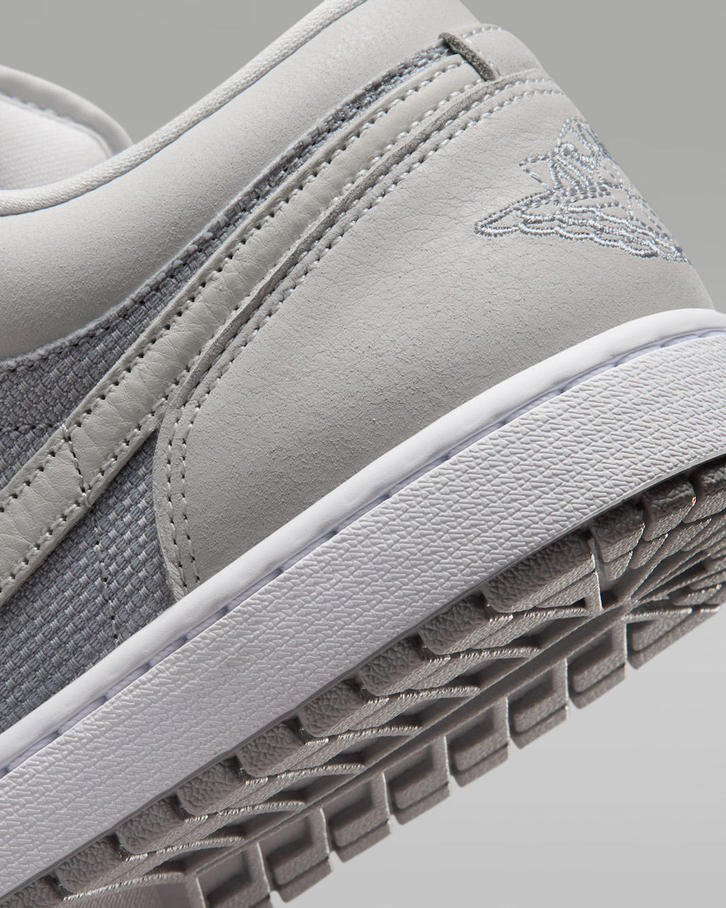 Air Jordan 1 Low SE Soft Pearl Grey  IO2049-100