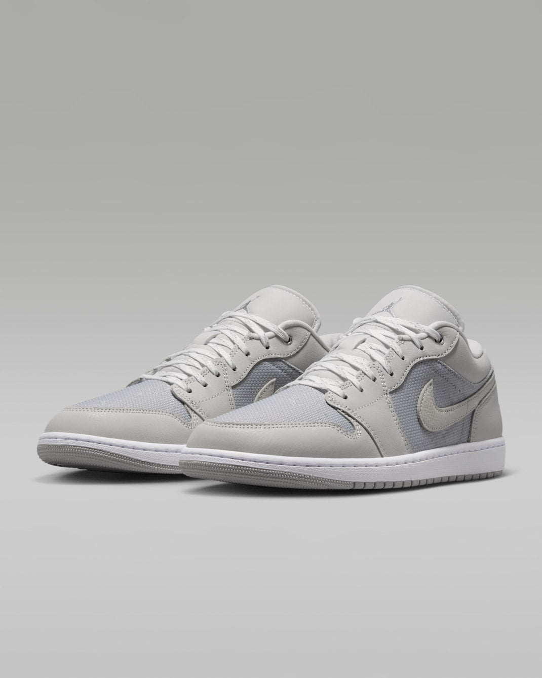 Air Jordan 1 Low SE Soft Pearl Grey  IO2049-100