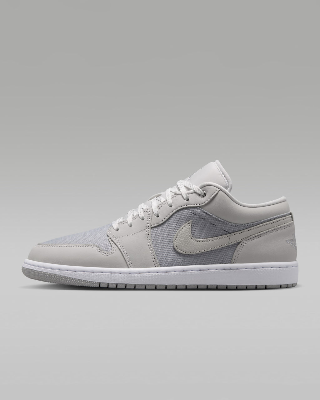 Air Jordan 1 Low SE Soft Pearl Grey  IO2049-100