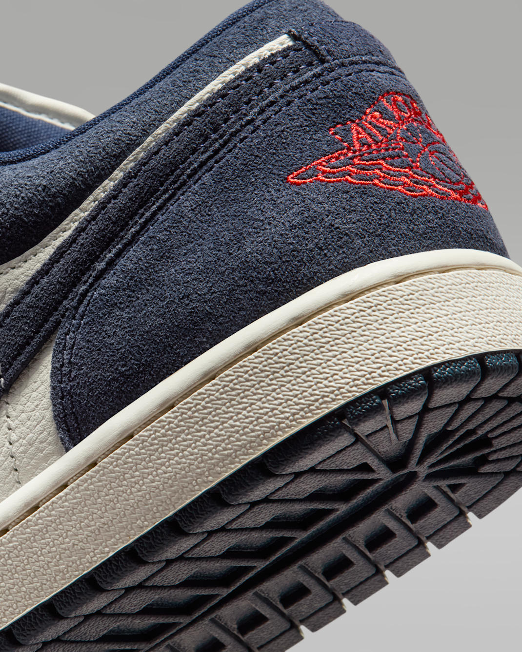 Air Jordan 1 Low SE 'Obsidian' IO7448-400