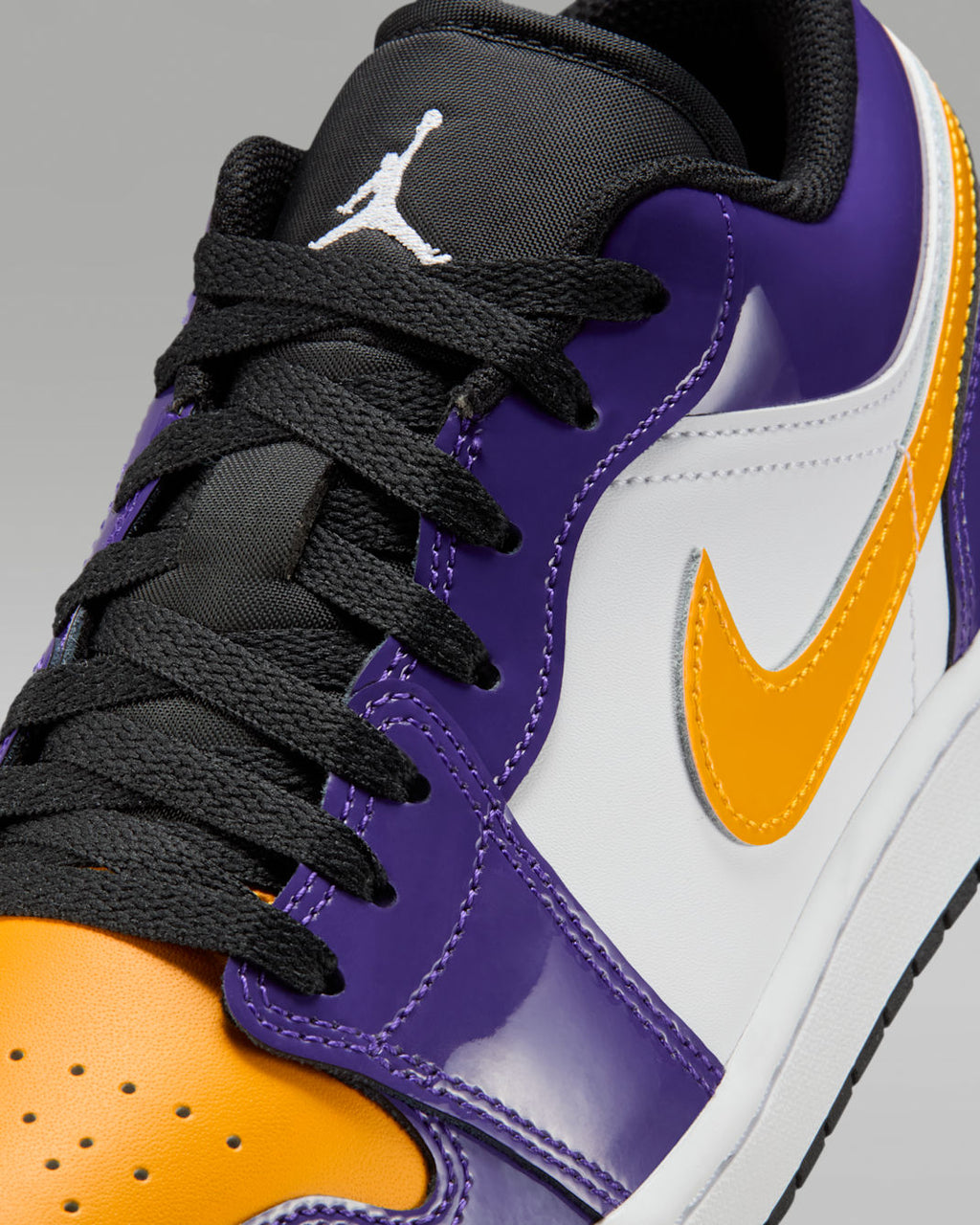 Air Jordan 1 Low SE Court Purple  IQ9389-547