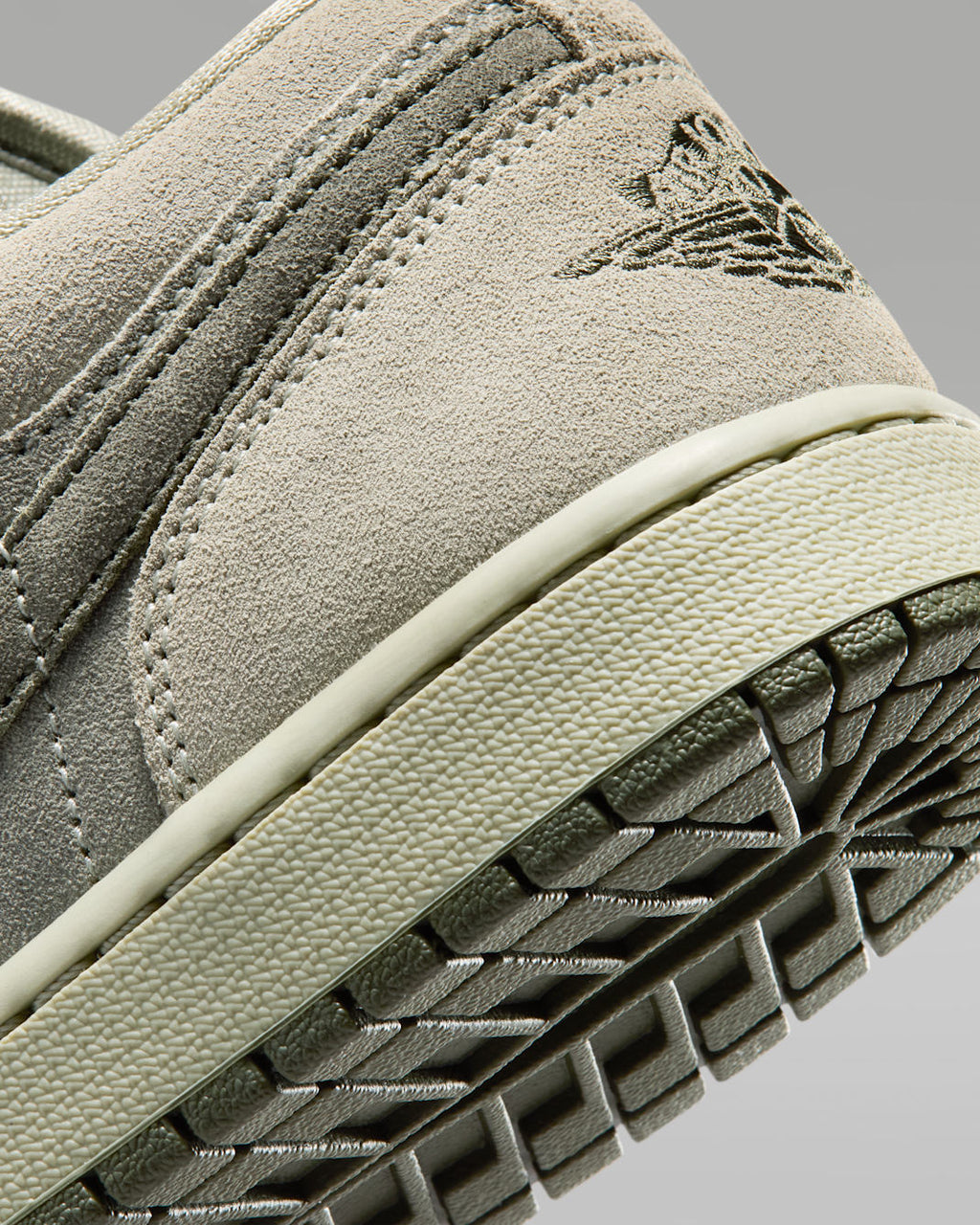 Air Jordan 1 Low SE 'Spruce Fog' IR7327-304