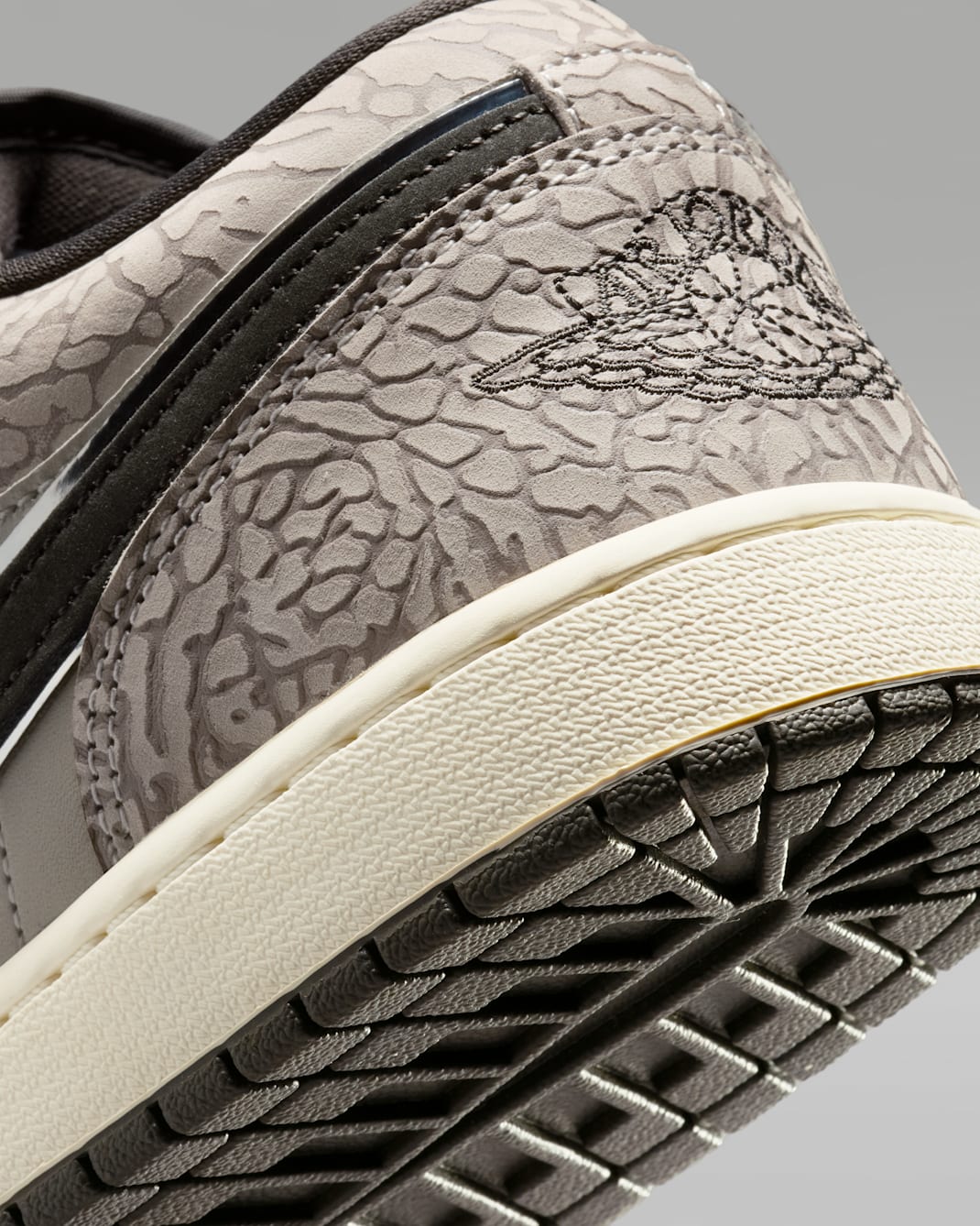 Air Jordan 1 Low SE Deep Pewter IU2268-100