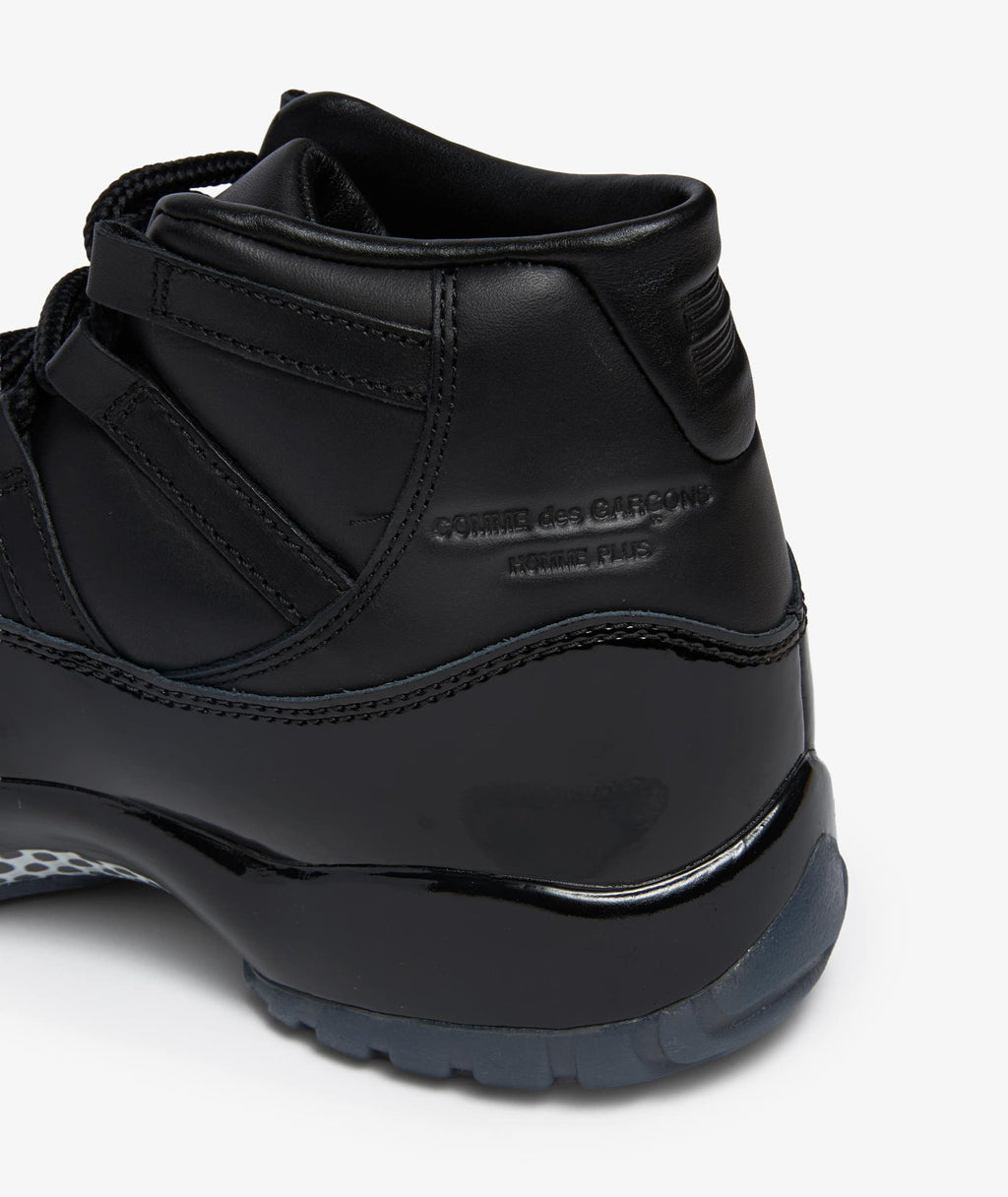 Air Jordan 11 x Comme Des Garçons 'Triple Black' IV7639-001