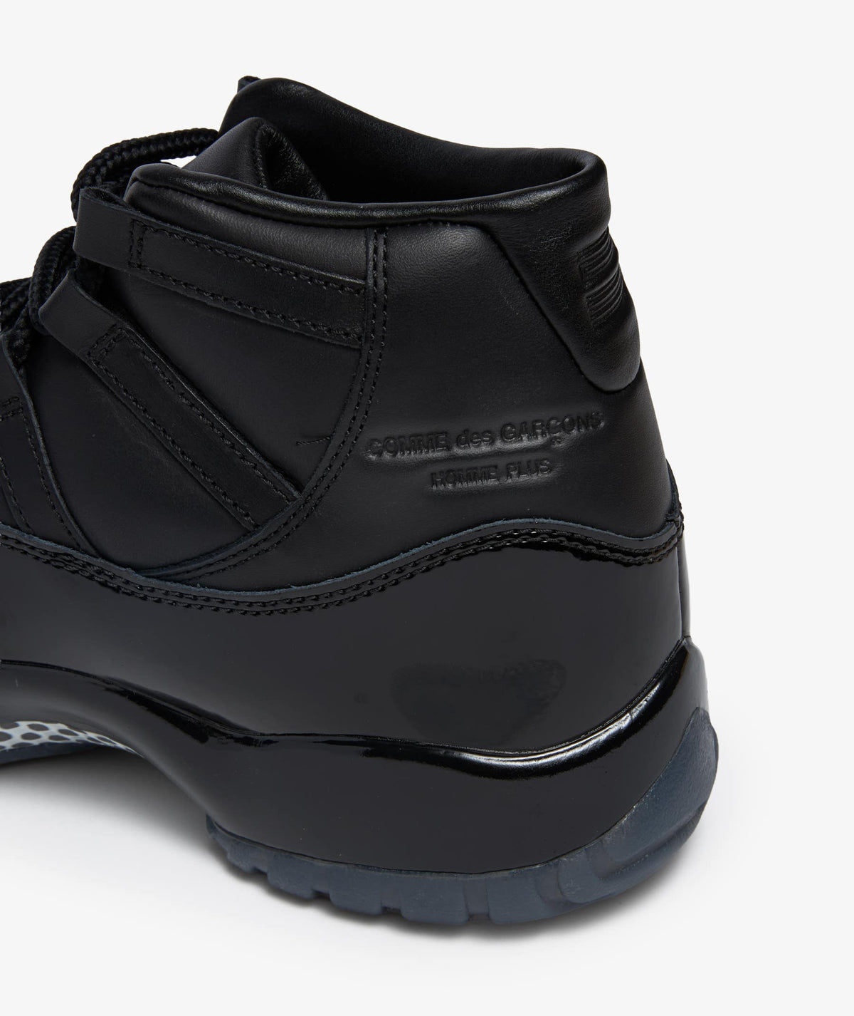 Air Jordan 11 x Comme Des Garçons 'Triple Black' IV7639-001