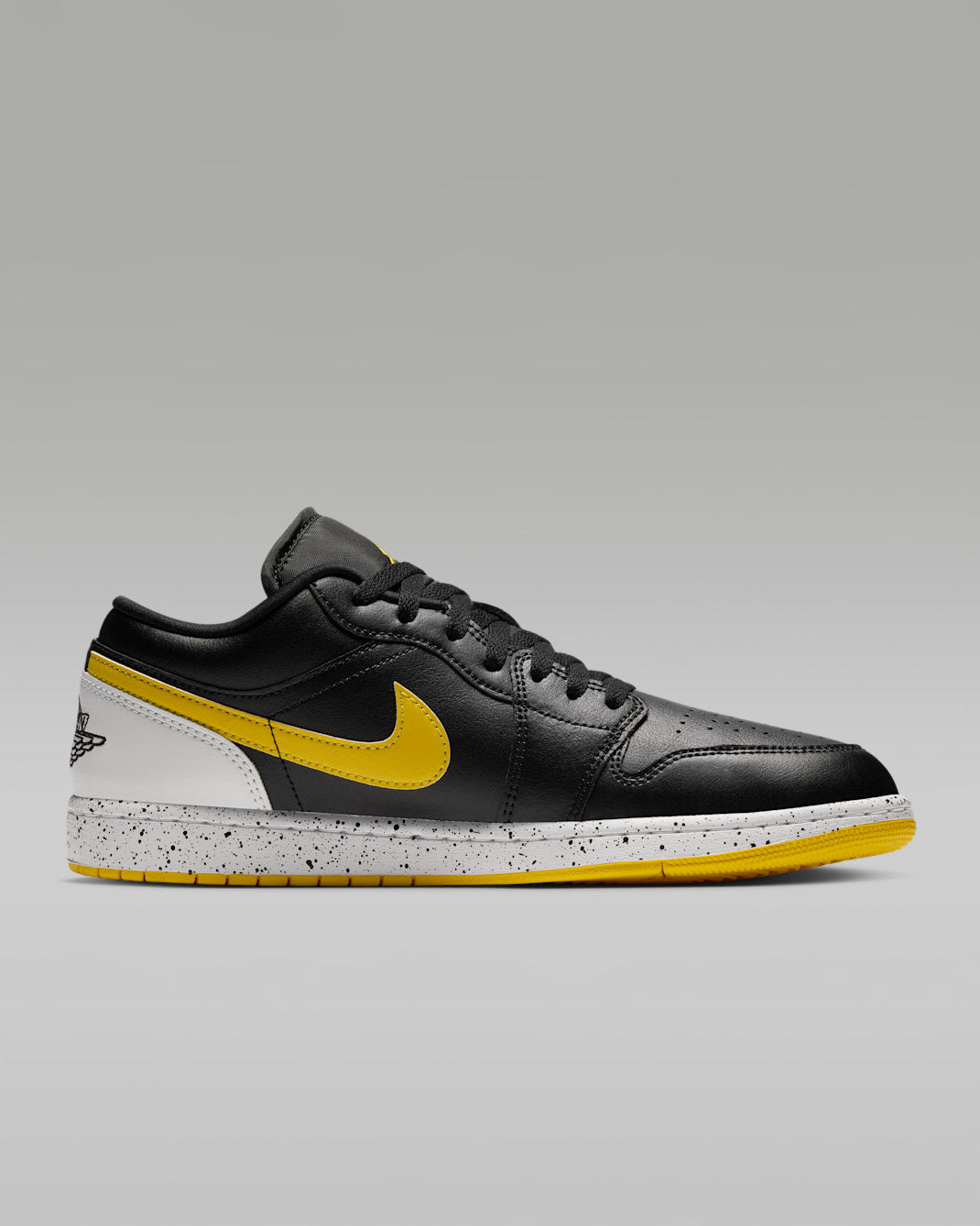 Air Jordan 1 Low SE Men's Shoes - Black/White/Tour Yellow IX3529-010