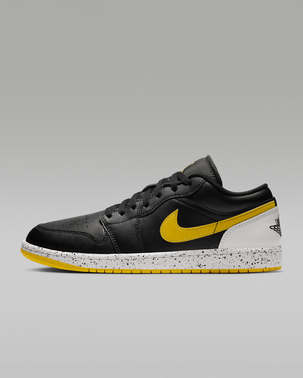 Air Jordan 1 Low SE Men's Shoes - Black/White/Tour Yellow IX3529-010