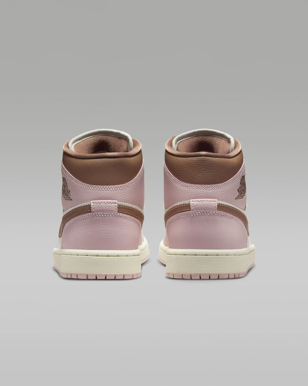 Air Jordan 1 Mid 'Neapolitan' BQ6472-620